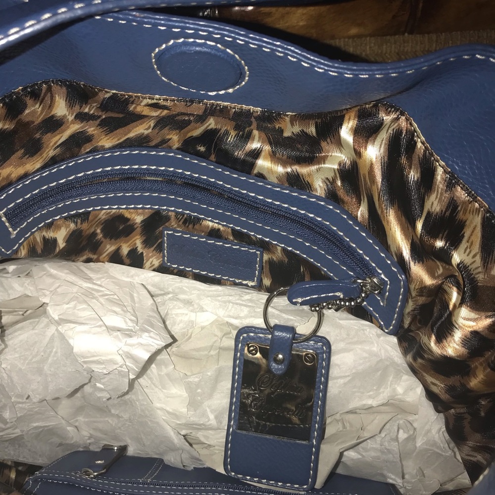 Purse - Picture 3 of 7